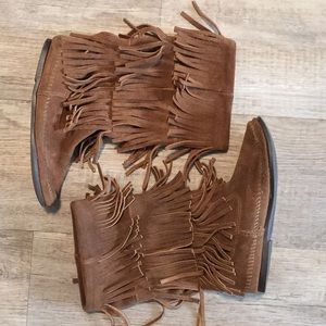 Minnetonka 3-tier fringe brown